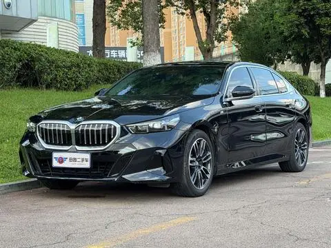 BMW 5 Series 2025