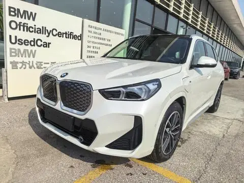 BMW iX1 2025