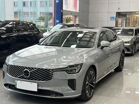 Volvo S90 2026