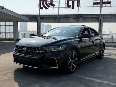 Volkswagen Passat 2023