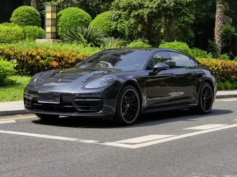 Porsche Panamera 2021