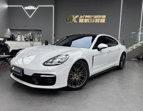 Porsche Panamera 2023