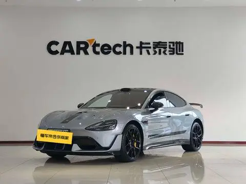 Xiaomi SU7 Ultra 2025