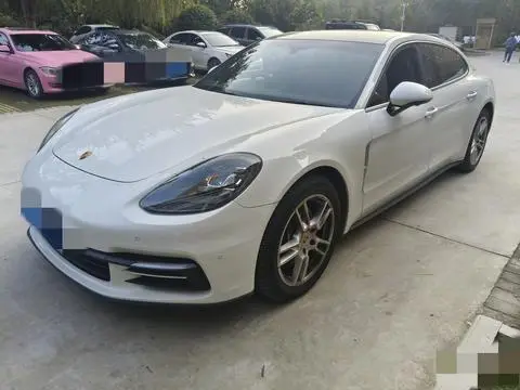 Porsche Panamera 2019