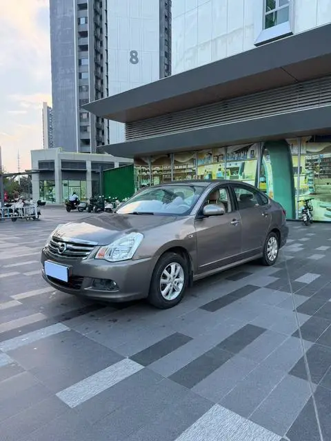 Nissan 轩逸 2012
