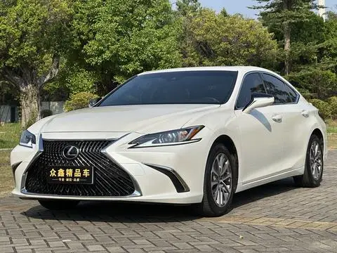 Lexus ES 2022