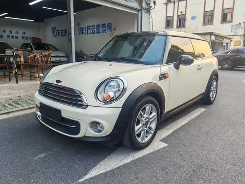 MINI CLUBMAN 2013
