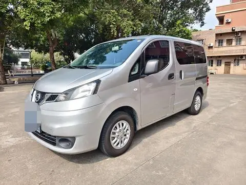 Nissan NV200 2016
