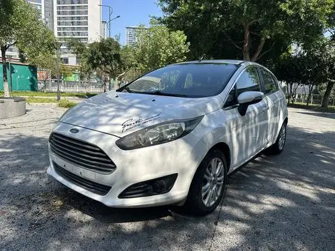 Ford 嘉年华 2013