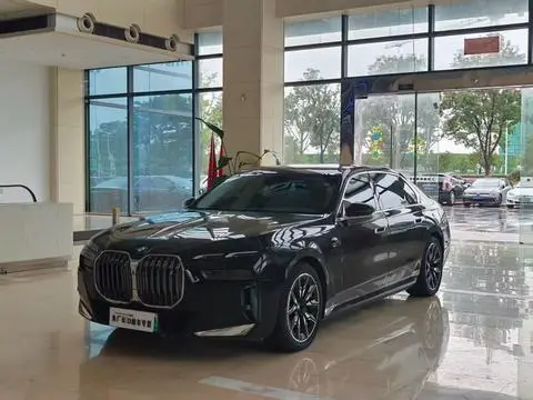 BMW i7 2023