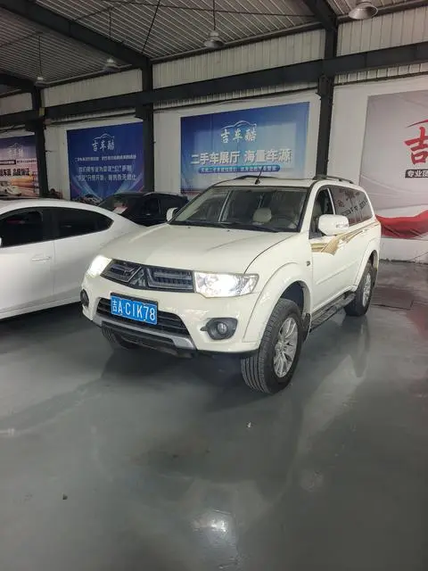 Mitsubishi Pajero Sport 2013