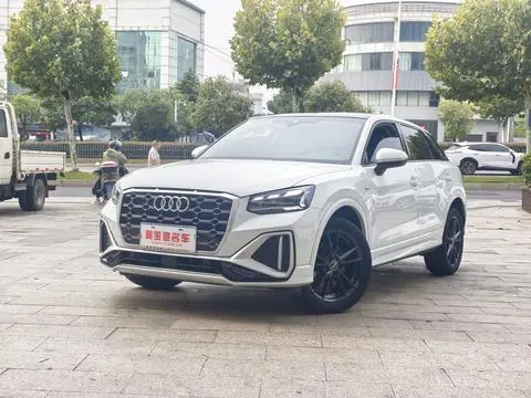 Audi Q2L 2024