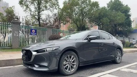 Mazda 3 Axela 2022