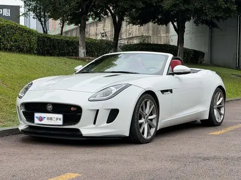 Jaguar F-TYPE 2013