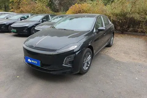 Hongqi E-QM5 2025