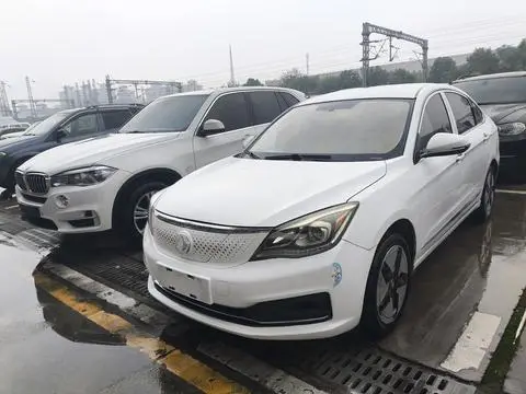 Dongfeng E70 2021