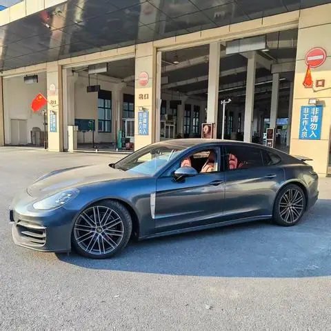 Porsche Panamera 2021