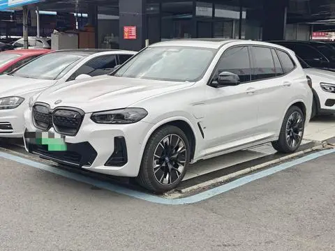 BMW iX3 2024