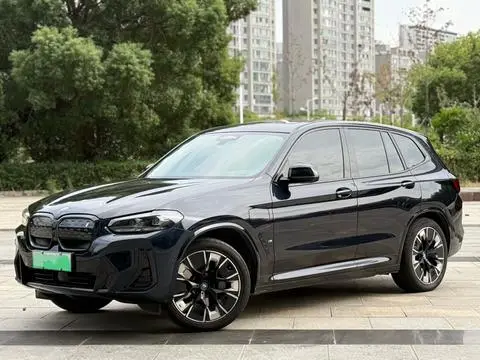 BMW iX3 2024