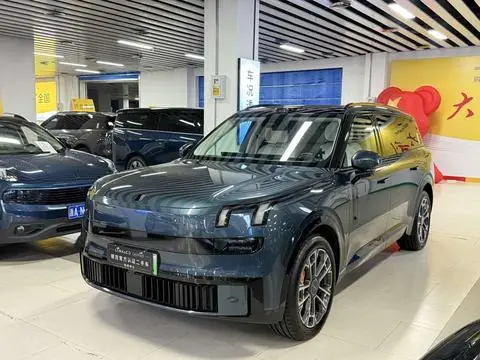 Lynk & Co 900 2025