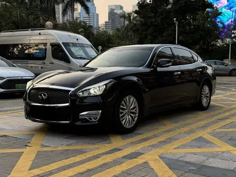 Infiniti Q70 2017
