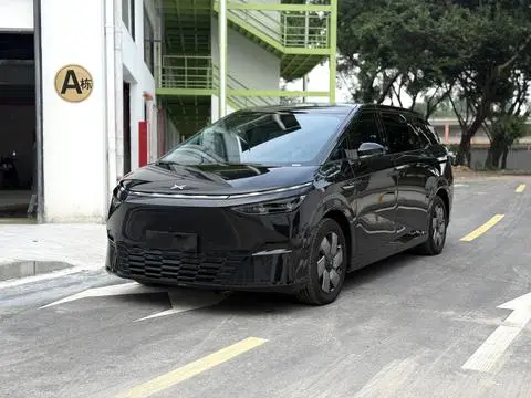 XPeng 小鹏X9 2024