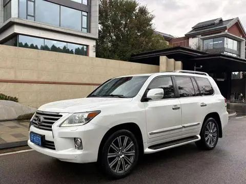 Lexus LX 2012