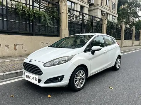 Ford 嘉年华 2013