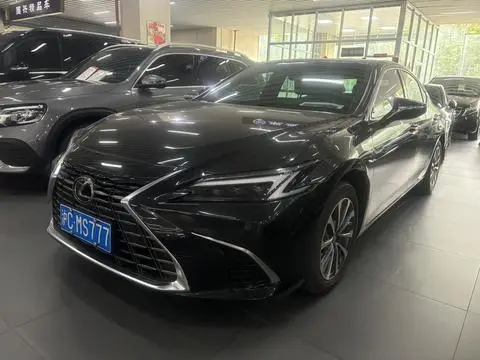 Lexus ES 2025