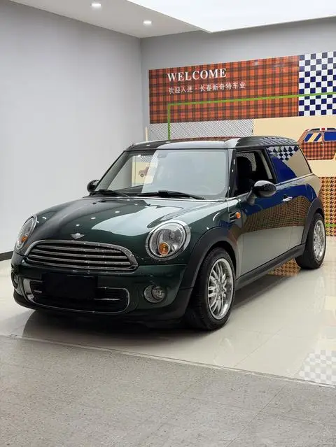 MINI Clubman 2011