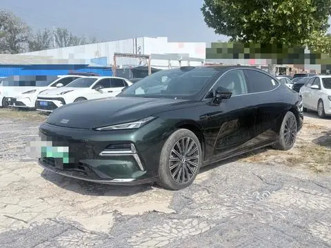 Geely 星耀8 PHEV 2025