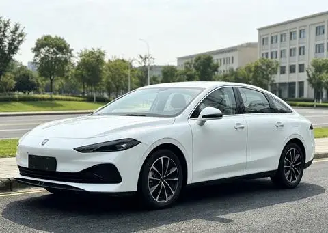 Roewe D7 DMH 2025