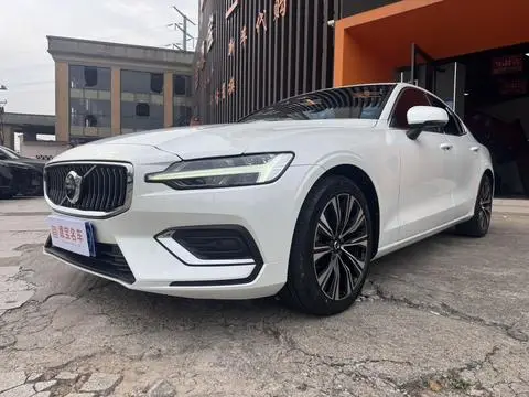 Volvo S60 2023