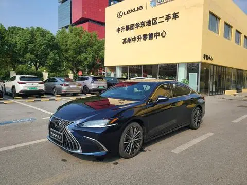 Lexus ES 2022