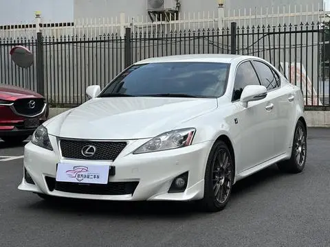 Lexus IS 2011