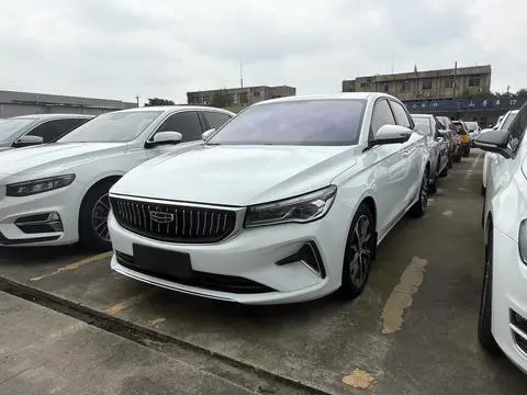 Geely Emgrand 2022