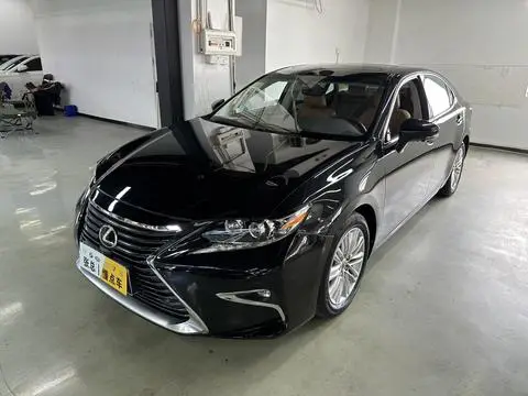 Lexus ES 2016