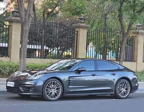 Porsche Panamera 2023