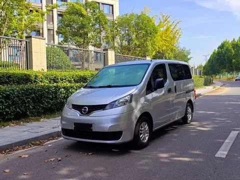 Nissan NV200 2011