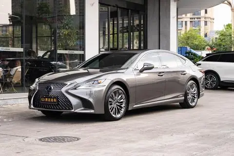 Lexus LS 2020