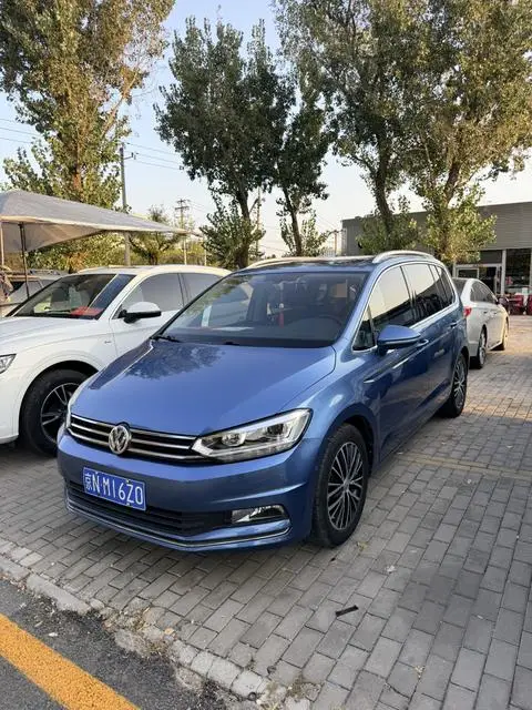 Volkswagen Touran L 2016