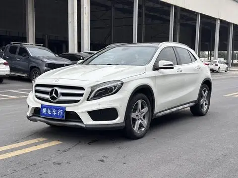Mercedes-Benz GLA 2015