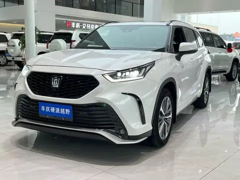 Toyota Crown Kluger 2024