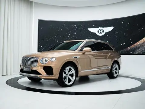 Bentley 添越 2024