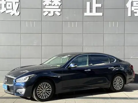 Infiniti Q70 2015