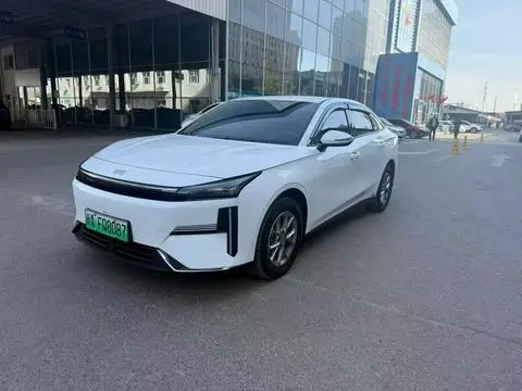 Geely L6 2025