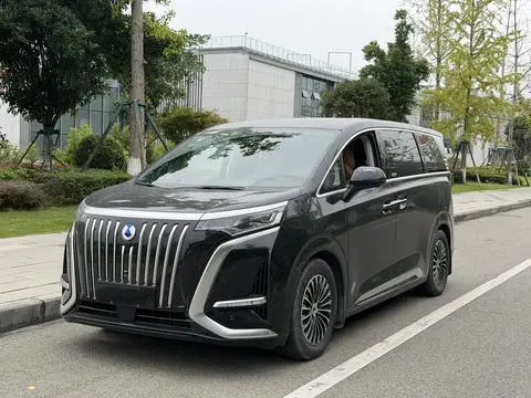 Denza D9 EV 2024