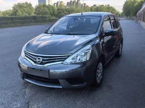 Nissan 骊威 2015