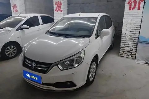 Venucia R50 2015