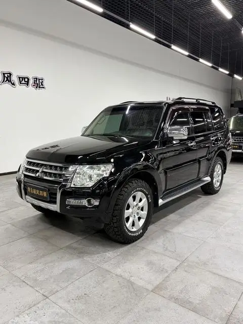 Mitsubishi 帕杰罗 2016